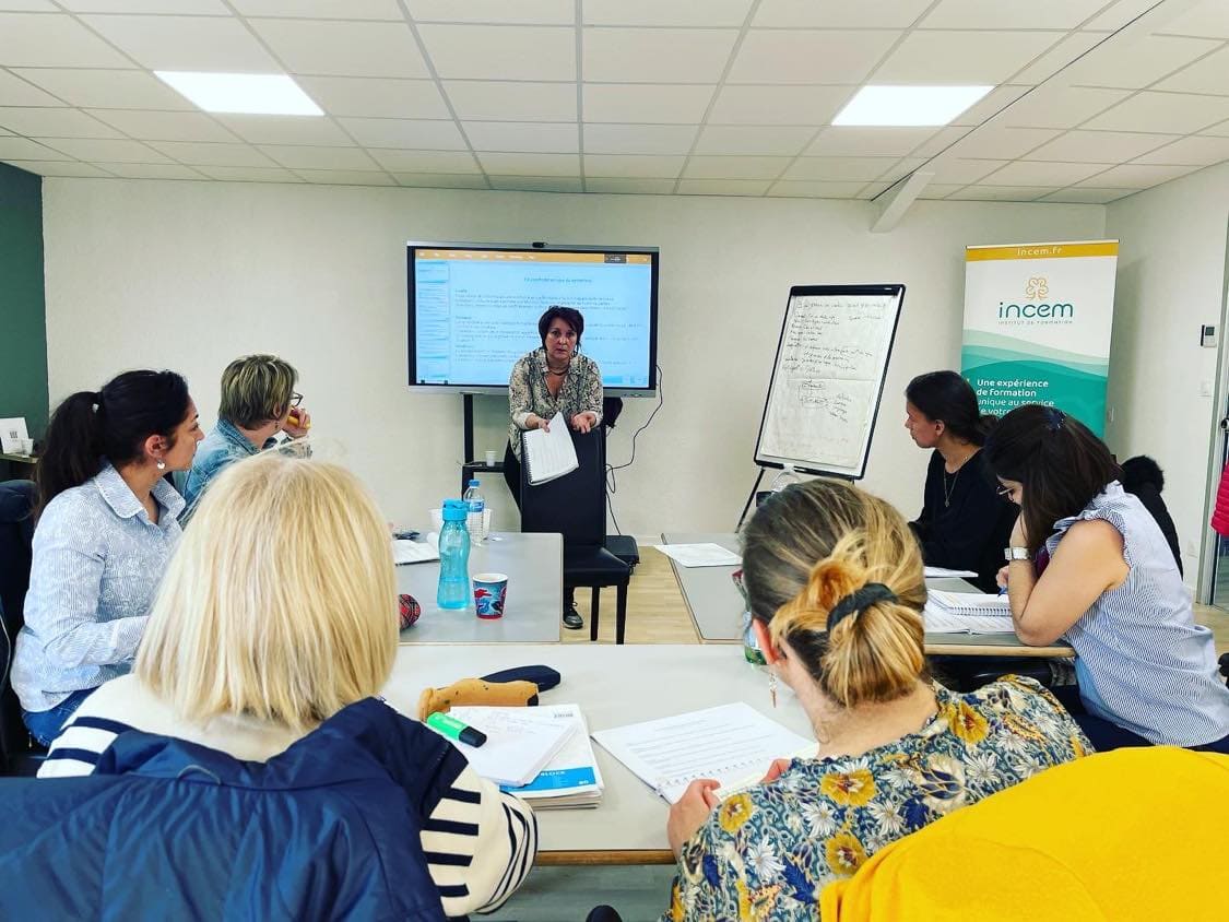 INCEM-formation-les-bases-de-l'hypnose-photo-