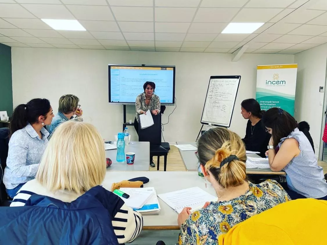 INCEM-formation-les-bases-de-l'hypnose-photo-