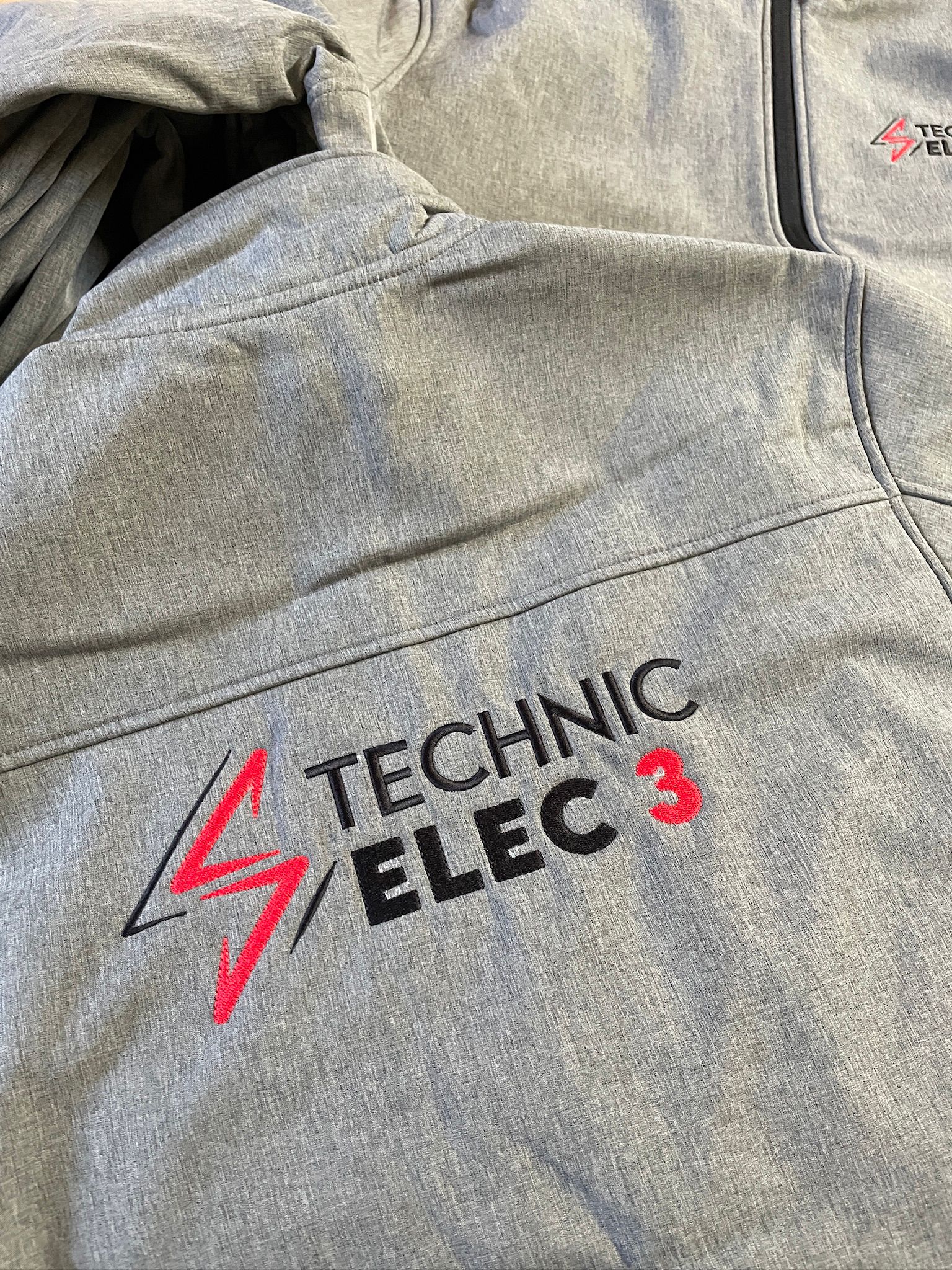 Veste brodée - DL Broderie