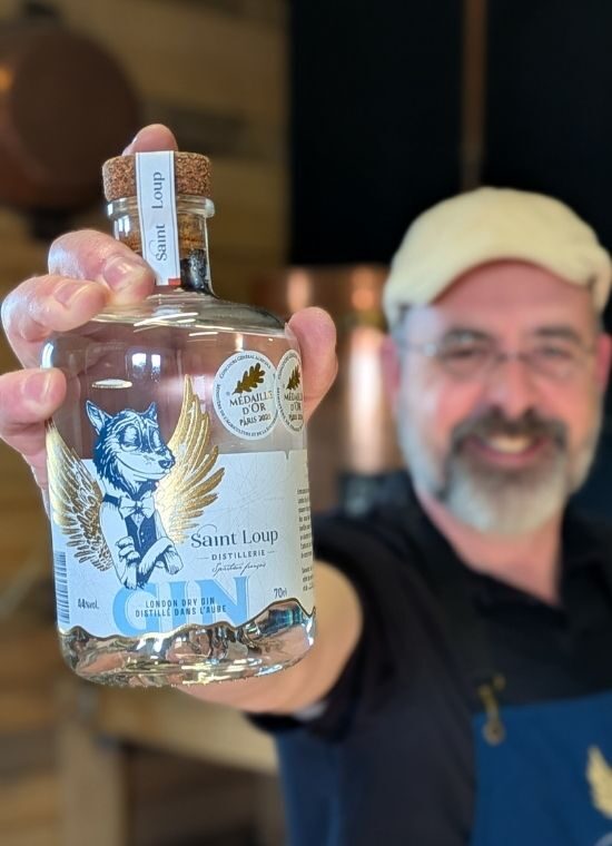Présentation bouteille Distillerie St-Loup